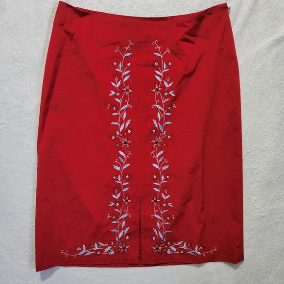 Ann Taylor Red Pencil Skirt Blue Floral Embroidery Front Slit Back Zip Size 6 - Picture 1 of 10